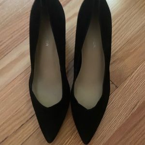 Marc Fisher Black Suede Pumps